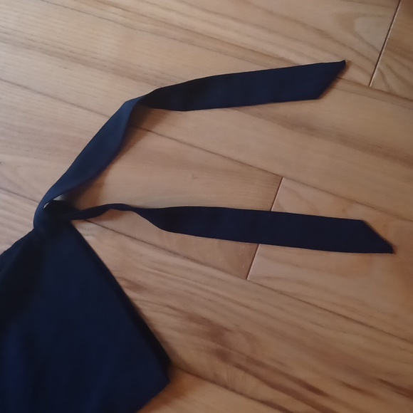 Cold shoulder top - Picture 2 of 4